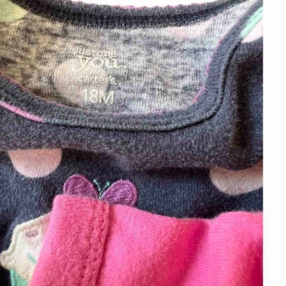 Good😀 condition CARTER’S and RABBIT SKINS pack of two onesies, size 18 mos - Picture 5 of 8